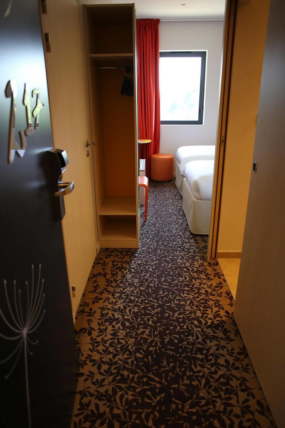 Ibis Styles Villeneuve Sur Lot Exterior foto